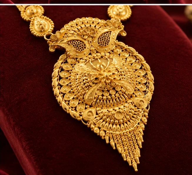 Royal Necklace 002 view 3